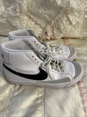 Nike blazer mid 77 size 6.5y